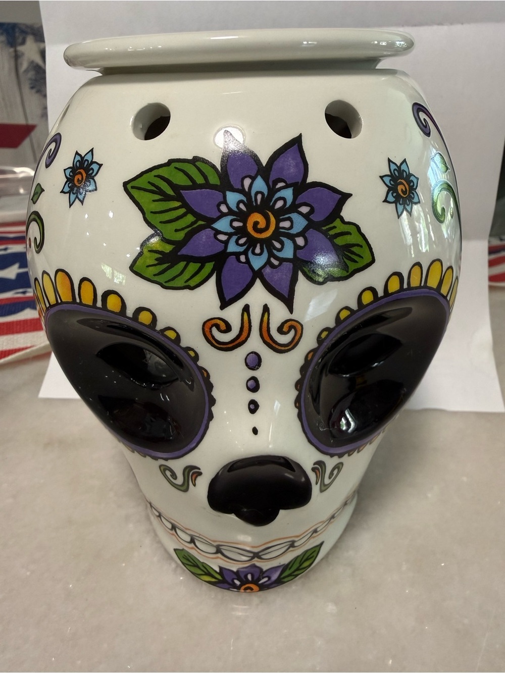 The ScentSationals Day Of The Dead/Sugar Skull Fragrance Wax Warmer